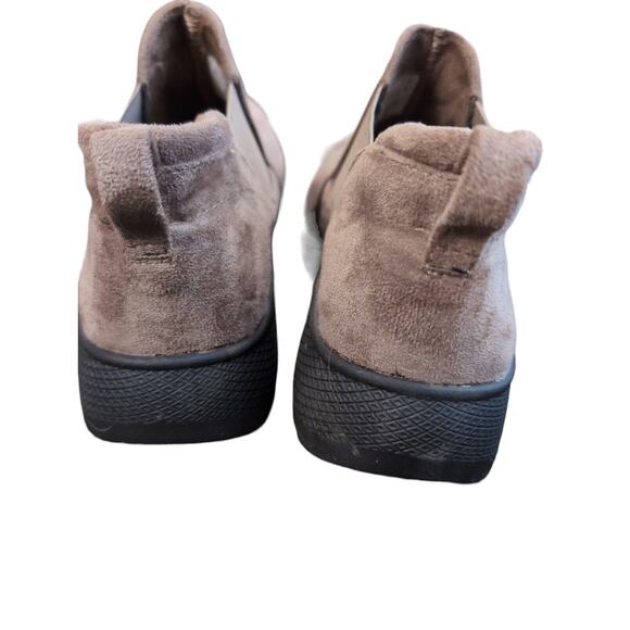 Earth Origins Drift Dax Water Resistant Suede Booties Taupe  SZ 7.5 - Picture 2 of 4
